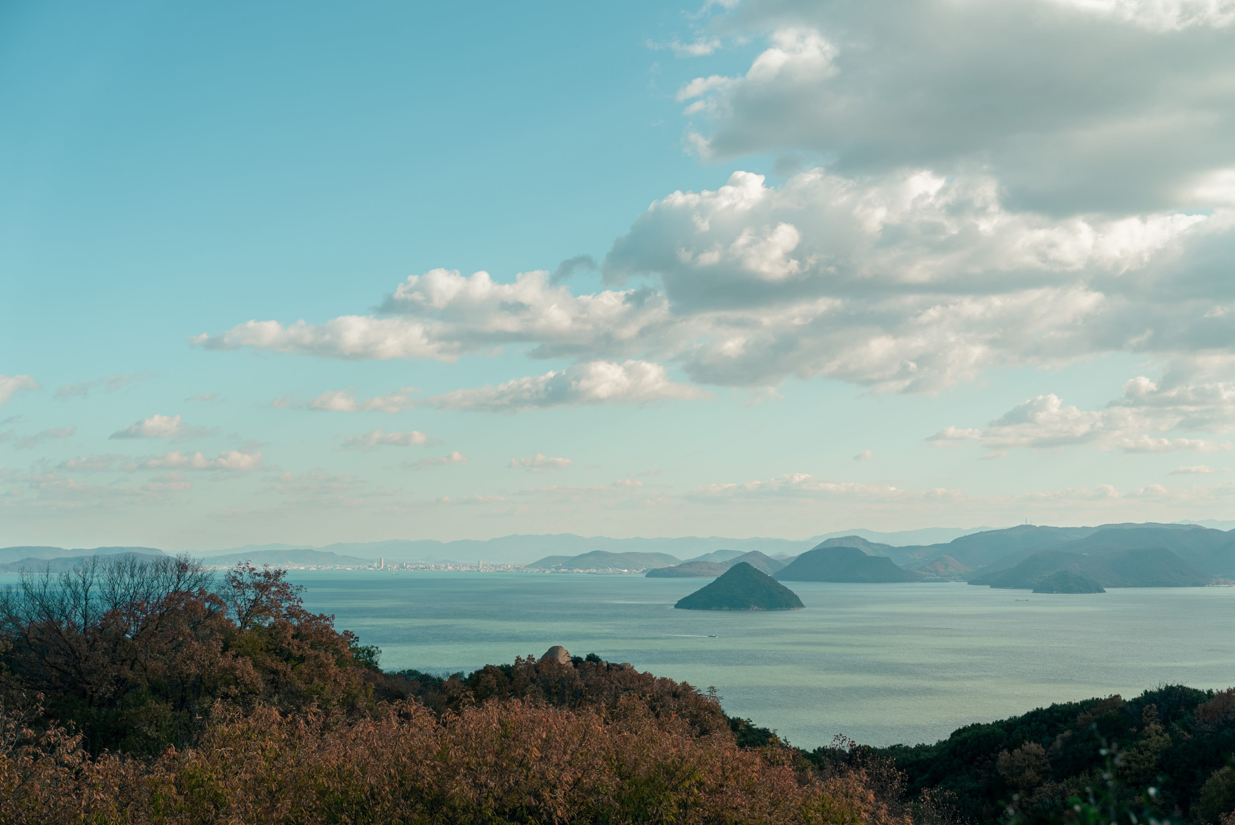 瀬戸内海の穏やかな風景